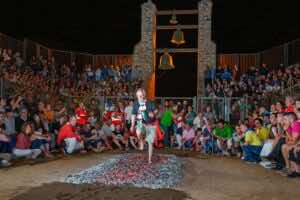 En San Pedro Manrique, caminar sobre brasas es cuestión de fe (y tradición)