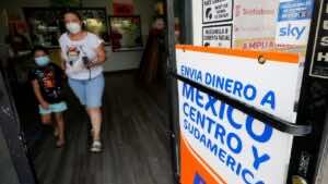 Las remesas de inmigrantes enviadas desde España alcanzan cifra récord de 11.500 millones en 2024