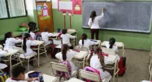 ¿Quién cuida a quienes enseñan? La salud emocional del magisterio latinoamericano