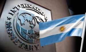 Argentina recibe nuevo desembolso del FMI en medio de elogios y advertencias