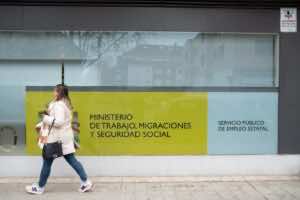 El empleo marca récord histórico pese al freno estacional en educación y agricultura