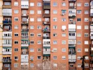 La crisis habitacional empuja a la inmigración hacia barrios más económicos de las grandes ciudades