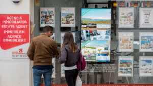 Emancipación juvenil en España: una generación atrapada por el precio de la vivienda