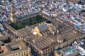Un incendio causa daños graves en la Mezquita-Catedral de Córdoba