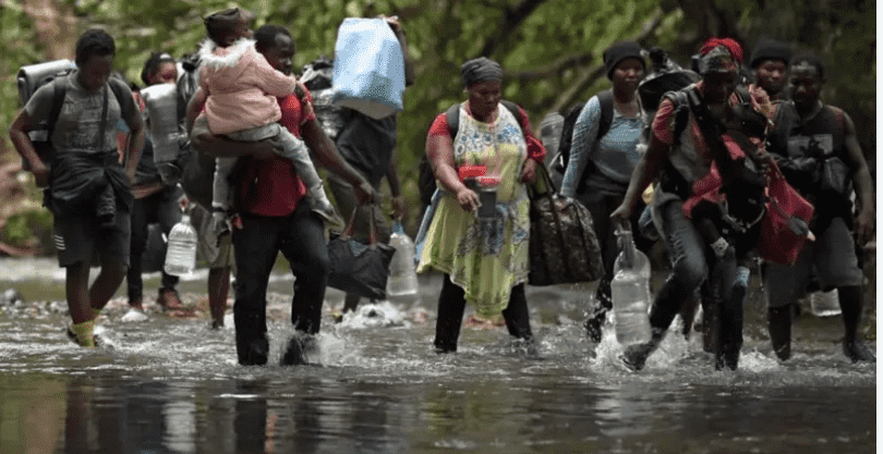 En 2023, más de medio millón de migrantes intentaron cruzar el Tapón del Darién.