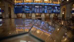 La guerra BBVA-Sabadell dispara los dividendos bursátiles a niveles históricos