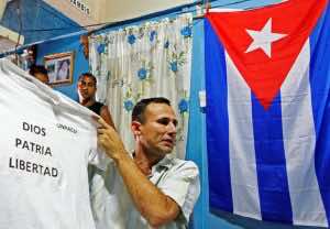 Cuba expulsa a Estados Unidos al principal líder opositor