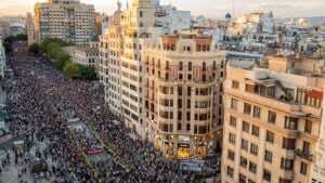 La calle vuelve a presionar a Mazón un año después de la tragedia