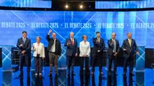 Los candidatos exponen sus propuestas en un debate crucial ante las presidenciales chilenas
