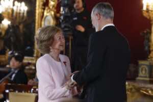 Felipe VI entrega el Toisón de Oro en el 50º aniversario de la monarquía parlamentaria