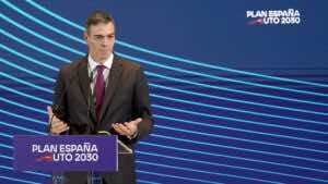 El Gobierno presenta el Plan Auto 2030 con 400 millones en ayudas directas para vehículos eléctricos
