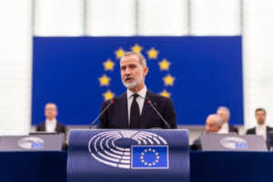 Felipe VI rechaza en Estrasburgo «planteamientos geopolíticos de otra época» en alusión a Trump