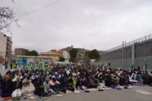 Los musulmanes de Jumilla celebran el Eid al-Fitr en un aparcamiento tras la prohibición municipal