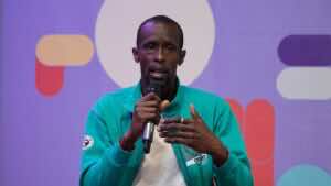 Podemos denuncia racismo policial tras el arresto del exdiputado Mbayé
