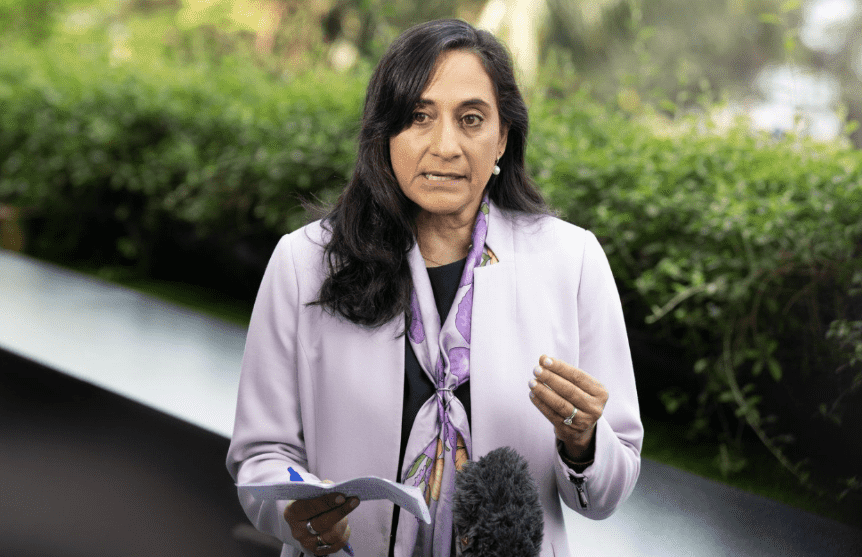 la ministra de Asuntos Exteriores de Canadá, Anita Anand,