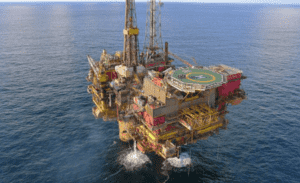 Energía — El barril de petróleo supera los 80 dólares tras la escalada del conflicto en Oriente Medio