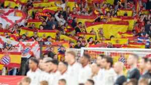 ¿Por qué 20.000 personas acaban coreando insultos islamófobos en un partido de fútbol?