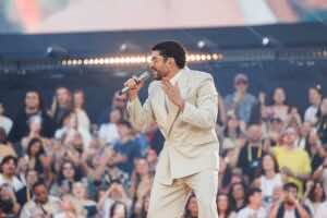 Bad Bunny lleva la salsa y el reguetón al Olímpico de Barcelona