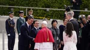 Sánchez movilizó a catorce ministros para exprimir al máximo la visita papal