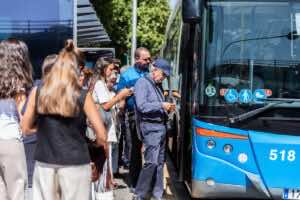 Madrid exige empadronamiento y excluye a 200.000 usuarios de la tarjeta de transporte