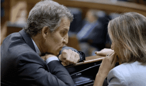 Feijóo corteja a Junts para una moción mientras el PP catalán se resiste