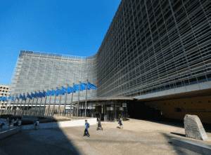 Bruselas alerta sobre Amazon y Microsoft por su monopolio del mercado digital