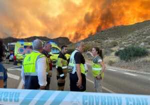 Al menos 11 muertos y 19 desaparecidos en el incendio de Almería