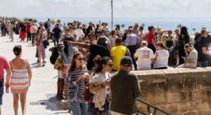 España prevé un nuevo récord de turistas este verano