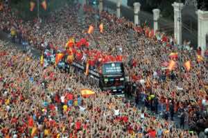 Madrid recibe entre multitudes a los campeones del mundo