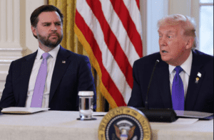 Trump anuncia nuevas negociaciones con Irán tras aplazar una ofensiva militar