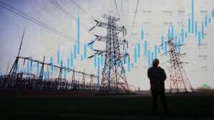 El calor y Ormuz disparan la factura eléctrica antes del otoño