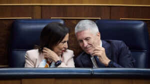 Sánchez mantiene a Robles y Marlaska pese al choque por Ceuta