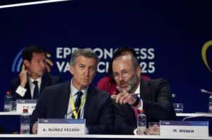 Feijóo moviliza al PP europeo contra el Gobierno por la crisis de Ceuta