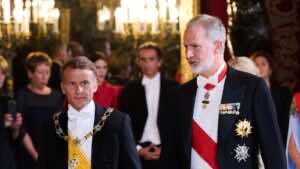 Felipe VI reclama ante Macron más implicación europea en Ceuta
