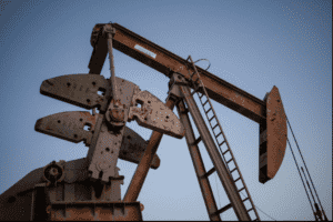 El petróleo de la OPEP se dispara un 5,6 % y supera los 123 dólares ante la tensión en Oriente Medio