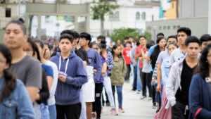 España reduce sus ninis seis puntos, pero sigue lejos de la OCDE