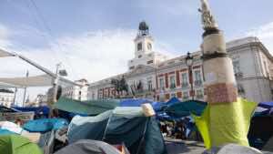 La ofensiva judicial de Ayuso contra la acampada de Sol encalla