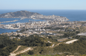 Sánchez confirma la presencia de buques militares marroquíes en aguas de Ceuta durante la crisis migratoria de julio